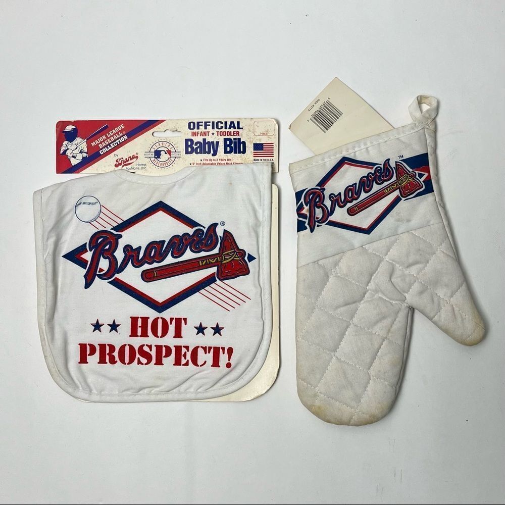 Vintage Atlanta Braves Official Mechandise Baby Bib and Oven Mitt Made in USA